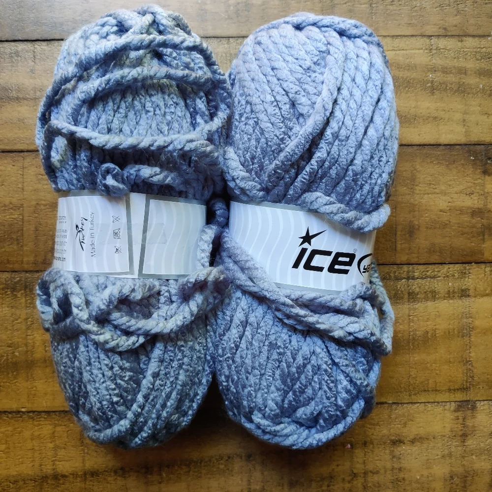 Bulky Yarn NWT crafting crochet knitting destash